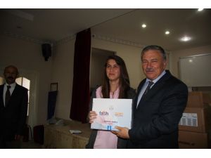 Didim Esra Karakaya Anadolu Lisesi Tabletlerine Kavuştu