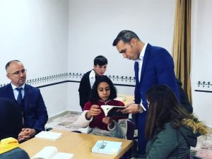 Emet’te kitap okuma kampanyası ilgi görüyor