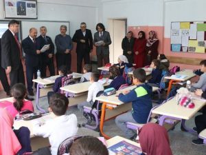 Kütahya’da temel eğitim kurumlarına ‘Bizden’ bülteni dağıtıldı