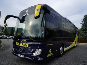 Fenerbahçe yeni otobüsünü teslim aldı