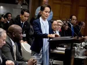 Myanmar lideri Suu Kyi, soykırım iddialarını reddetti