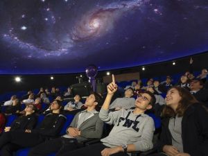 Gezegen evi öğrencileri büyülüyor