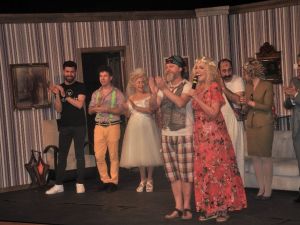 3+1 Zombili kahkahaya boğdu