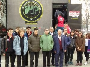 Müdür Başyiğit Narkotik Eğitim Tırı’nı ziyaret etti