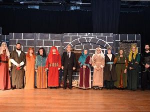 “Anadolu Kadınları Bir Bacıyân-ı Rûm Hikayesi” İstanbul’da sahnelendi