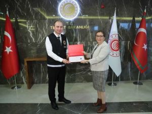 Bakan Pekcan’dan rekor uyuşturucu ele geçiren “KİM” ekibine ödül
