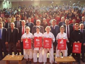 Milli Olimpiyatlar Komitesi öğrencilerle buluştu