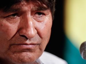 Devrik Başkan Morales, tutuklama kararına karşı uluslararası savunma ekibi kurdu