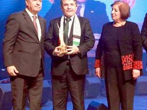 Tanrıverdi, “Filistin Davasını Destekleyen Yılın Şahsiyeti” ödülünü aldı