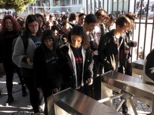 Turnikeli eğitimle devamsızlık azaldı, okul güvenliği arttı