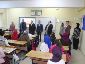 Emet’te kitap okuma kampanyası yoğun katılımla devam ediyor