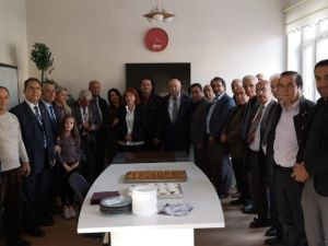 Emlak ve galericiler belgelerini aldılar