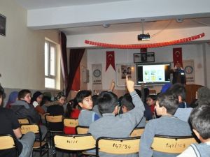 Kütahya’da ortaokul öğrencilerine ‘Afete Hazır Okul’ eğitimi
