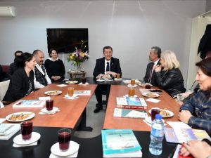 Milli Eğitim Bakanı Selçuk’u duygulandıran kucaklaşma