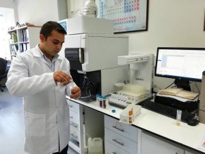 Büyükşehir Tarım Laboratuvarı üreticinin yanında