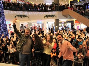 "Kırk Yalan" filmine İzmir’de özel gala