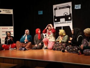 Turgutlu’da tiyatro sevgisi salona sığmadı