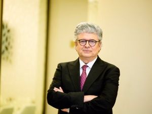 Prof. Dr. Faruk Buyru: “Hamilelikte enfeksiyon erken doğum nedeni”