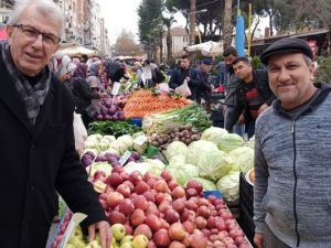 Yeni yıl öncesi Ödemiş pazarına yoğun ilgi