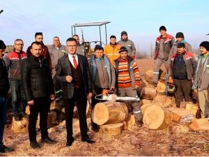 Alaşehir Belediyesinden ihtiyaç sahiplerine odun desteği