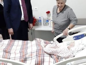 Marmaris’te yılbaşı gecesi hastanede yatanlar unutulmadı