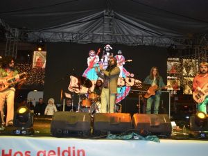 İzmit 2020’ye Retrobüs konseriyle girdi