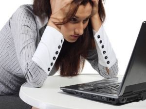 "Dirsekler masaya dayanmamalı"