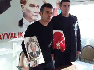 Ayvalık’ta Ülkü Ocaklarından MHP İlçe Teşkilatına destek ziyareti