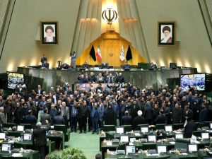 İran Meclisi’nde "ABD’ye ölüm" sloganları