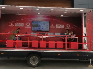 Vodafone Kodlama Minibüsü, 11 Ocak’ta İstanbul turuna çıkıyor