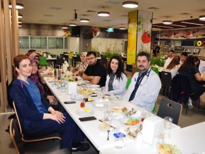 Manisa Şehir Hastanesi Obezite Merkezi danışanları kahvaltıda buluştu