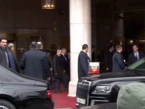 Rusya Devlet Başkanı Putin kritik görüşme için otelden ayrıldı