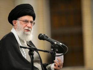 İran Dini Lideri Hamaney: “Süleymani’nin katili Trump, cinayetin bedelini ödeyecek”