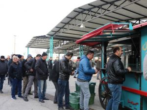 Manisa Açık Oto Pazarı sıcak çorbayla ısındı