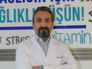 "Aşırı mide bulantısı ve kusma safra kesesi taşı habercisi olabilir"