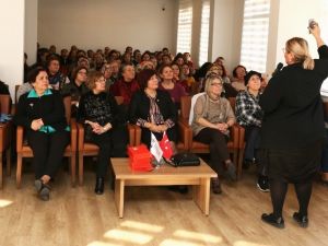 Efeler’de ‘kadınlarda idrar kaçılma’ sorunu konuşuldu