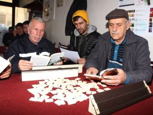 Taş sesi yerini, kitap okuma sessizliğine bıraktı