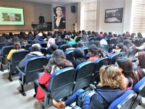 Aydın polisi 5 gence ‘Güvenli İnternet ve Sosyal Medya Bağımlılığını’ anlattı