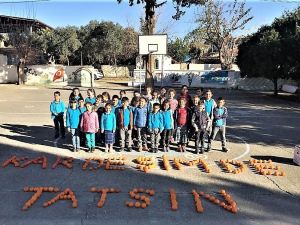 Vefayı yaşatan öğretmen 20 yıl önce görev yaptığı Sarıkamış’taki öğrencileri sevindirdi