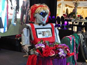 Kına gecelerinde ’robotlu’ eğlence