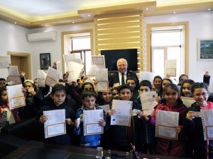 Başkan Gümüş’ten karne hediyesi lunapark bileti