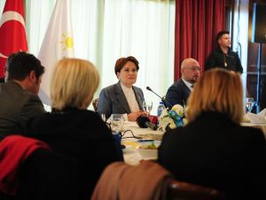 İYİ Parti Genel Başkanı Akşener: “Tiyatroya çağrılsaydım ben de, eşim de gitmezdi”
