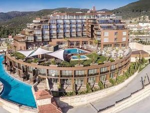 Kuşadası’nda 5 yıldızlı otel icralık oldu