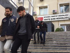 Soydukları evin lambaları yandı, hırsızların umurunda bile olmadı