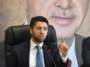 Ay’dan CHP’lilere sert tepki