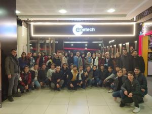 Yarıyıl tatilinde eğitime ara vermeyen öğrenciler sinema ile ödüllendirildi