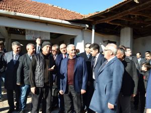 Binali Yıldırım: "Ekiplerimiz kayıpların daha fazla olmaması için büyük gayret gösteriyor"
