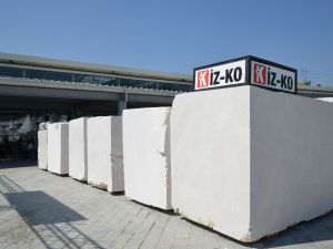 Dünya kupasının statlarını Türk mermerleri süsleyecek