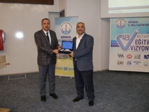 Kütahya’da idarecilere "Okul hayatından hayat okuluna kök değerler" konulu konferans