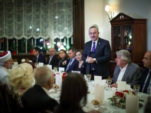 Bakan Çavuşoğlu, Sofya’da soydaş ve vatandaş temsilcileriyle bir araya geldi